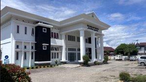 Kantor-Kejaksaan-Polman-nampak-dari-depan.jpg