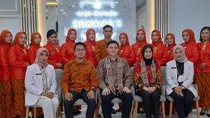 Karyawan-dan-General-Manager-PT-Benings-Pratama-Grup.jpg