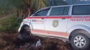 Kecelakaan-ambulance-di-jalur-dua-Tampa-Padang-Kecamatan-Kalukku-Mamuju-Sulbar.jpg