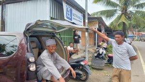 Para-sopir-mobil-sewa-lintas-Polaman-Mamuju-saat-ditemui-di-depan-terminal-Simbuang-Mamuju.jpg