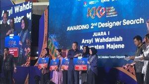 Penyerahan-hadiah-latte-art-competition-dan-Designer-Search-Competition-KKE-Sulbar-2024.jpg