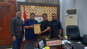 Pj-Gubernur-Akmal-Malik-saat-ditemui-di-rumah-jabatannya-Jl-Abdul-Malik-Pattana-Endeng.jpg