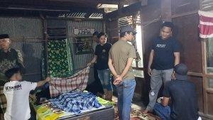 Polisi-mengambil-sidik-jari-korban-ya.jpg