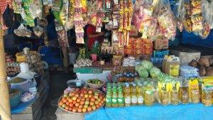 Potret-sejumlah-bahan-pokok-di-Pasar-Tradisional-Makau-Mamasa.jpg