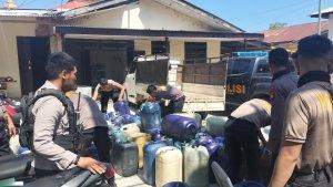 Puluhan-jerigen-BBM-dan-motor-modifikasi-diamankan-polisi-saat-patroli-di-SPBU-Campalagian.jpg