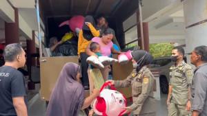 Satuan-Polisi-Pamong-Praja-Satpol-PP-menertibkan-para-gelandangan-dan-pengemis.jpg