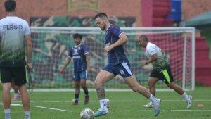 Sesi-latihan-pemain-Persib-asuhan-Luis-Milla.jpg