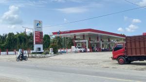 Suasana-SPBU-Bulu-Cindolo-Pasangkayu-nampak-sepi-usai-diberikan-sanksi.jpg