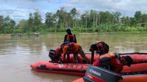 Tim-SAR-Majene-lanjutkan-pencarian-di-hari-ke-tiga-remaja-yang-tenggelam-di-Sungai-Mapilli.jpg