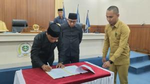 Wakil-Bupati-Mateng-Askary-Anwar-memberikan-sambutan-usai-menandatangani-nota-kesepakatan.jpg