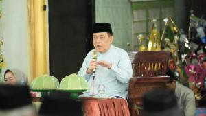 Wakil-Gubernur-Sulawesi-Barat-Salim-S-Mengga-membawakan-hikmah-Maulid.jpg