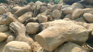 gunung-menggunakan-excavator-Dok-Rahmat.jpg