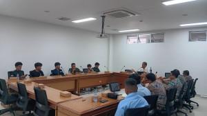 ruang-Komisi-III-DPRD-Sulbar.jpg
