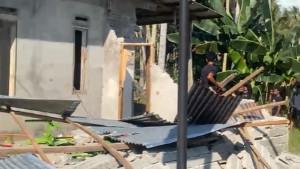 rumah-terduga-pelaku-dibongkar.jpg