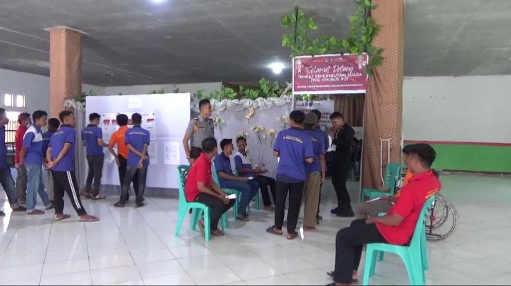 234-warga-binaan-rutan-Pasangkayu-memilih-di-TPS-khusus-902.jpg