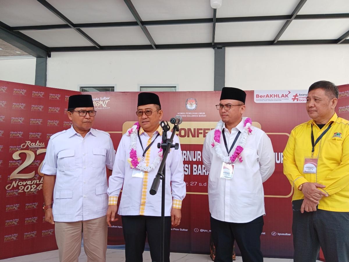 ABM-dan-Arwan-saat-konferensi-pers-di-KPU-Sulbar-usai-mendaftar.jpg