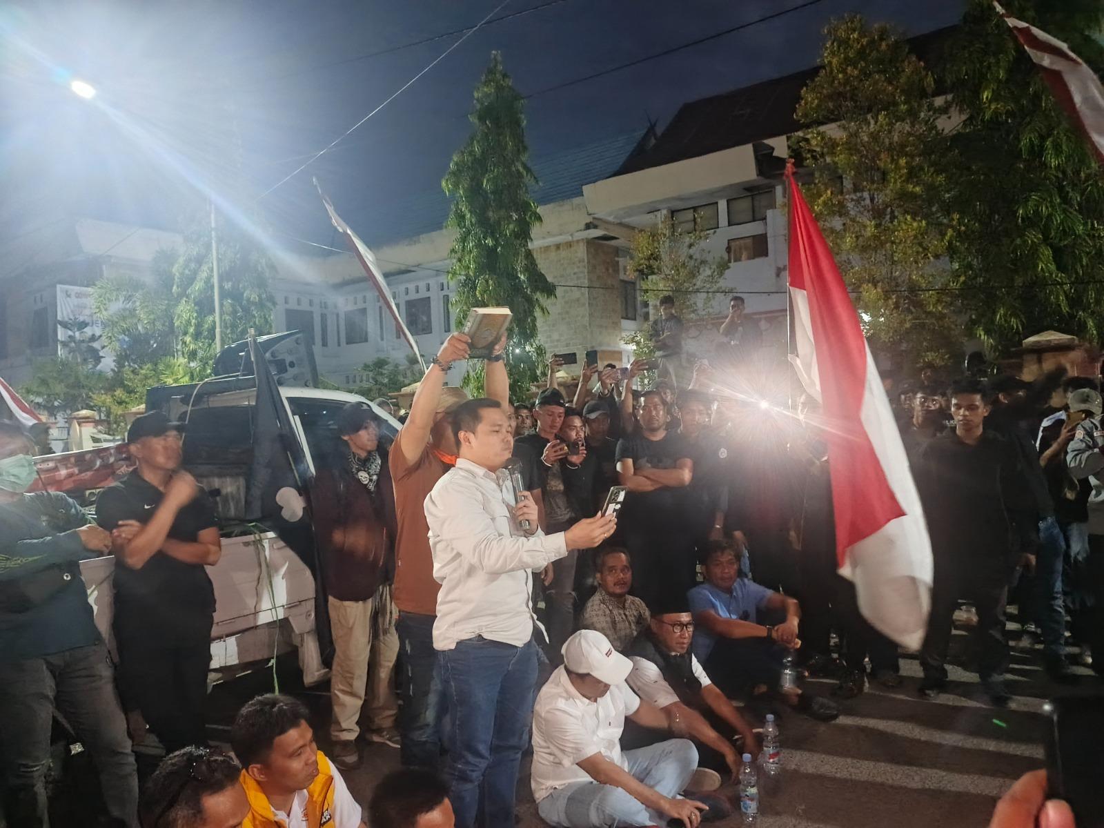 Aksi-demonstrasi-ribuan-m.jpg