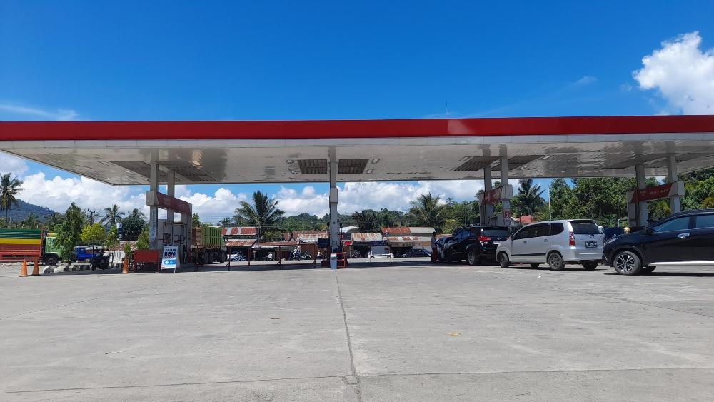 H-3 Lebaran, Stok Pertalite dan Solar di SPBU Simbuang Kosong, Kendaraan Antre Isi Pertamax Turbo