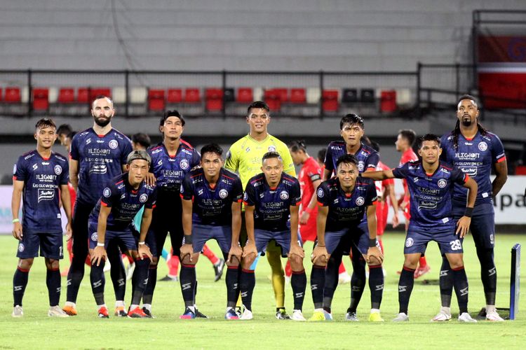 Arema-FC-saat-pertandingan-pekan-23-Liga-1-2021-2022-melawan-Persija.jpg