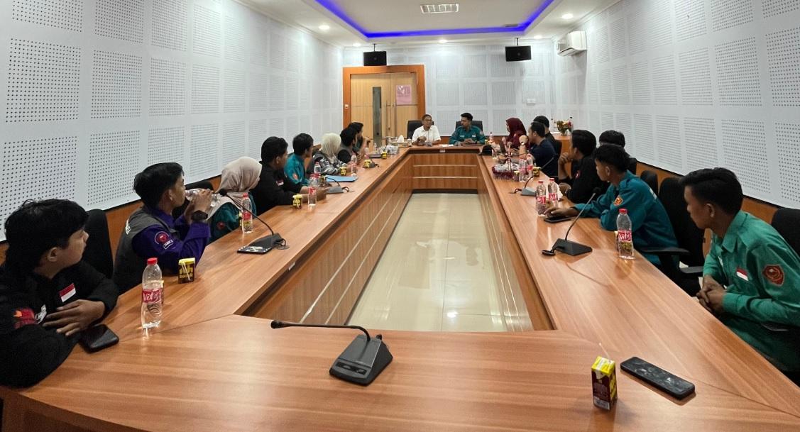 BEM-Universitas-Wallacea-Mamuju-audiance-dengan-LLDIKTI-IX-Sultan-Batara-di-Makassar.jpg