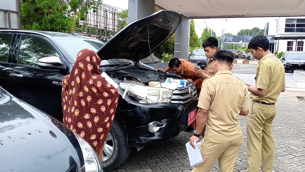 BPKPD-Sulbar-pengecekan-kendaraan-dinas-di-Kantor-Bapperida-Selasa-1572025.jpg