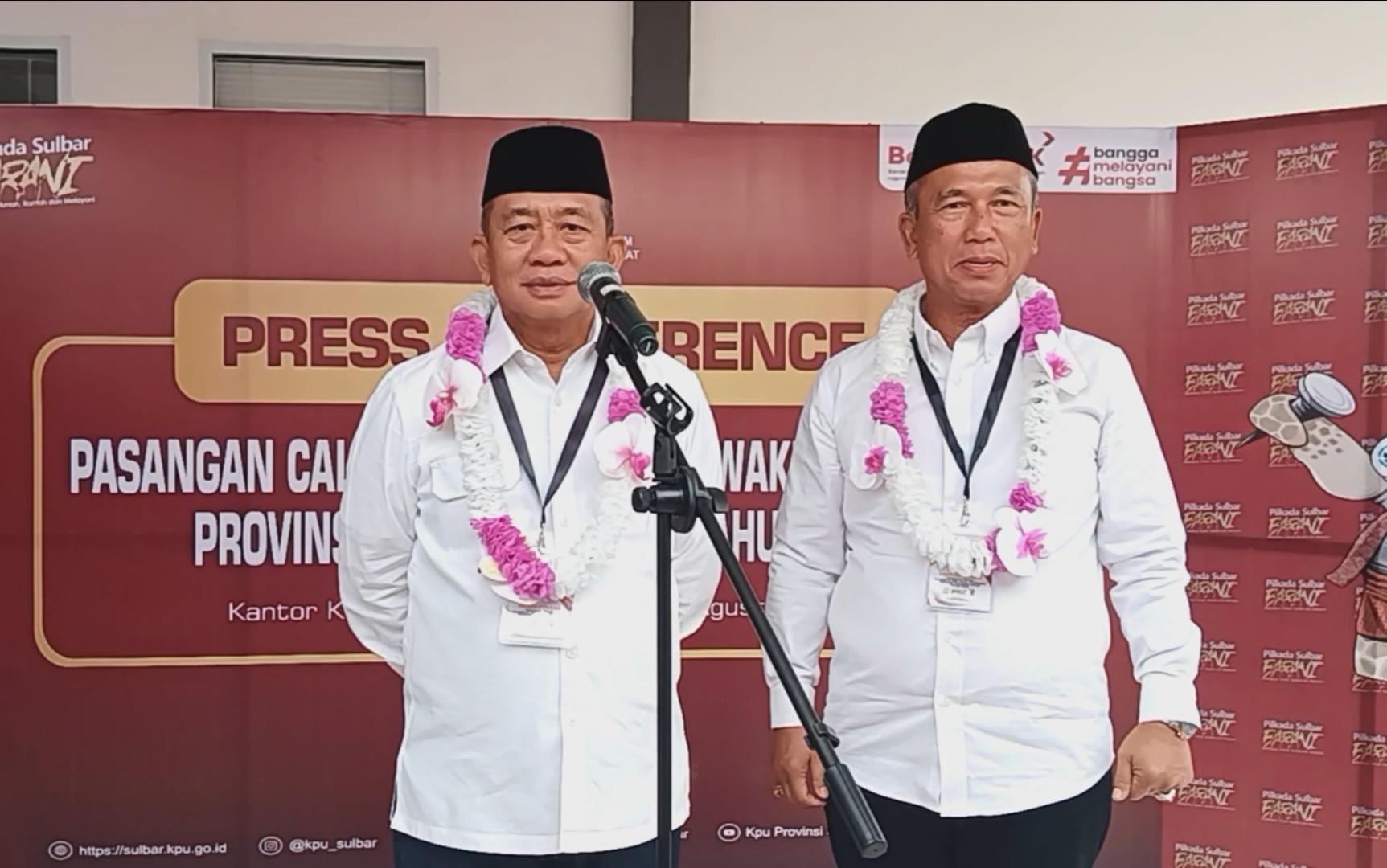 Bakal-calon-gubernur-dan-wakil-gubernur-Sulbar-AIM-dan-Asnuddin-konferensi-pers.jpg