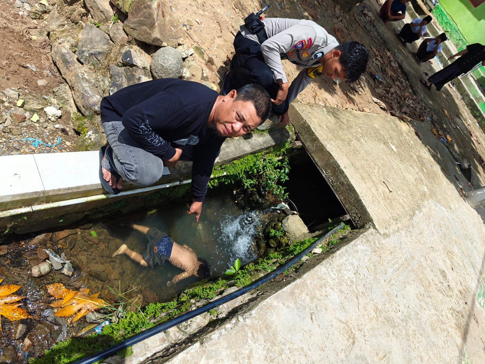 BREAKING NEWS: Balita Ditemukan Tak Bernyawa Dalam Suluran Drainase di Binuang Polman