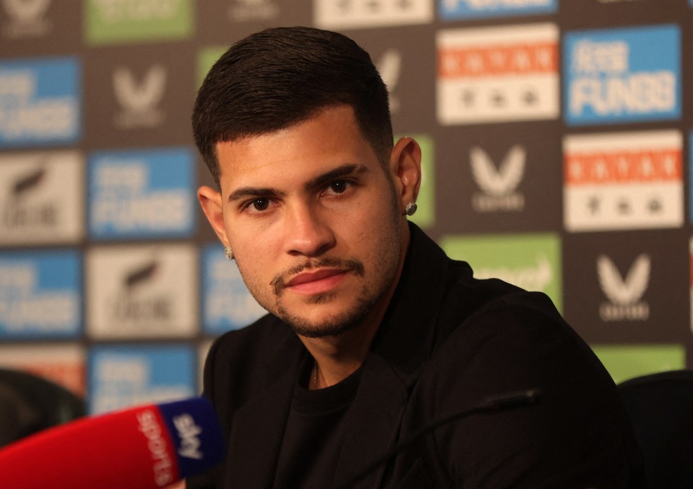 Bruno-Guimarães-dihadirkan-sebagai-pemain-baru-Newcastle.jpg