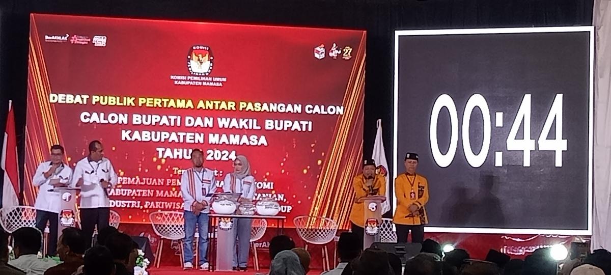 Debat Publik Pertama Calon Bupati dan Wakil Bupati Mamasa, Tiga Paslon Adu Gagasan dan Visi Misi
