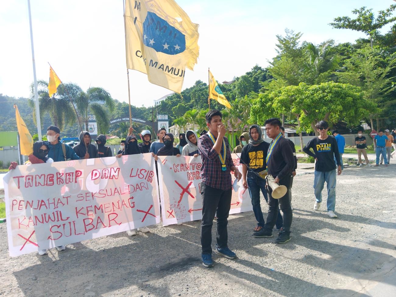 Demo-PMII-Mamuju-di-Kanwil-Kemenag-Sulbar.jpg