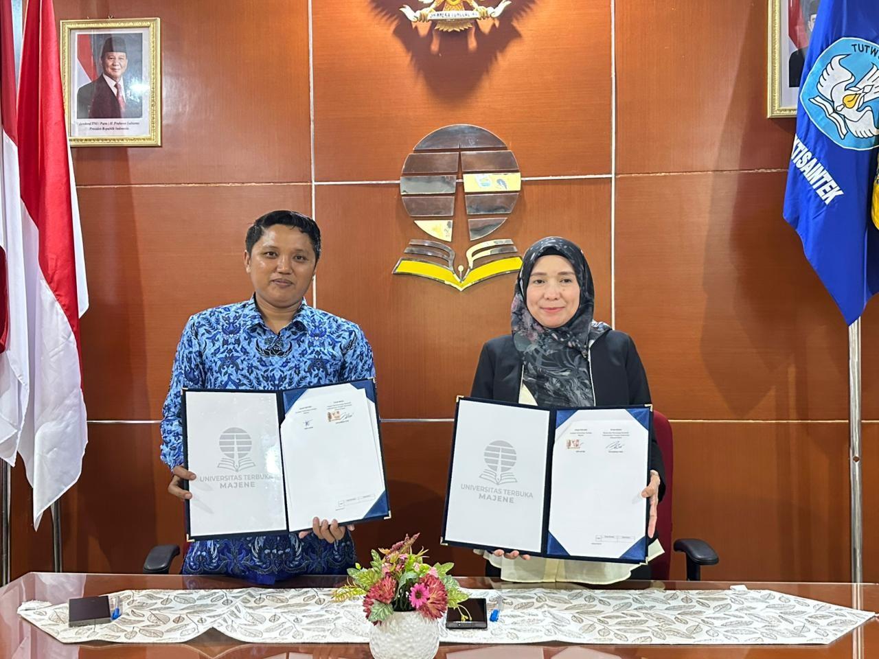 Devi-Ayuni-Teken-PKS.jpg
