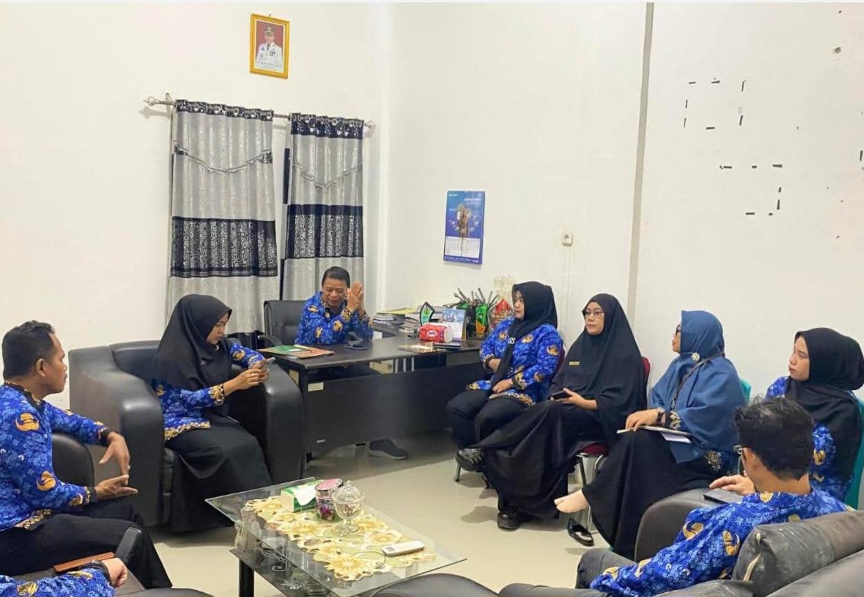 Diskominfostatisper-Mamuju-Tengah-menggelar-rapat-internal-persiapan-Harkitnas-2026.jpg
