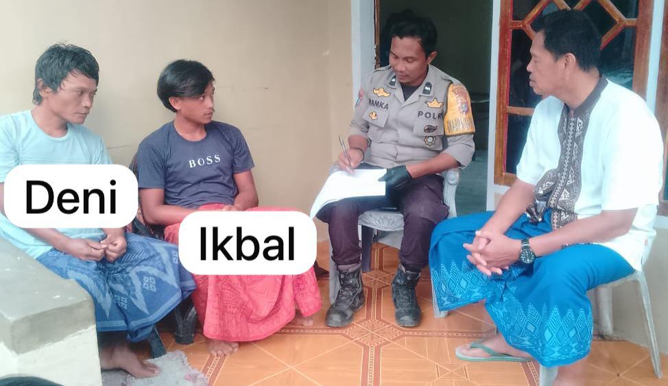 Dua-korban-kini-berasda-di-rumah-warga-usai-diselamatkan-nelayan-mamuju.jpg