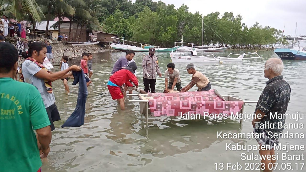Polisi Identifikasi Mayat Pria Tanpa Identitas Ditemukan di Pantai Parassangan Sendana