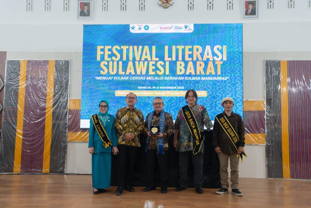 Festival-Literasi-Sulbar-2025-resmi-dibuka.jpg