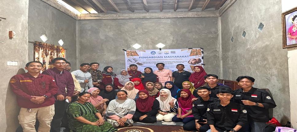 Foto-bersama-dengan-seluruh-peserta-UMKM-Golla-Kambu-di-Desa-Saragian.jpg