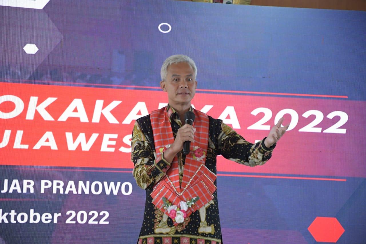 Gubernur-Jawa-Tengah-Ganjar-Pranowo-hari-di-Mamuju-Senin-10102022.jpg
