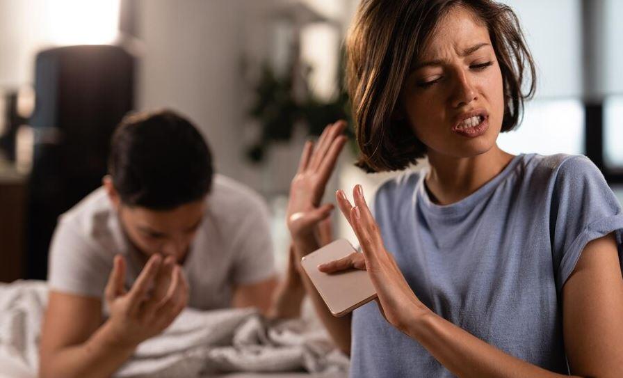 Gemini dan Virgo Berpotensi Bertengkar dengan Pasangan di Malam Tahun Baru 2025-2026