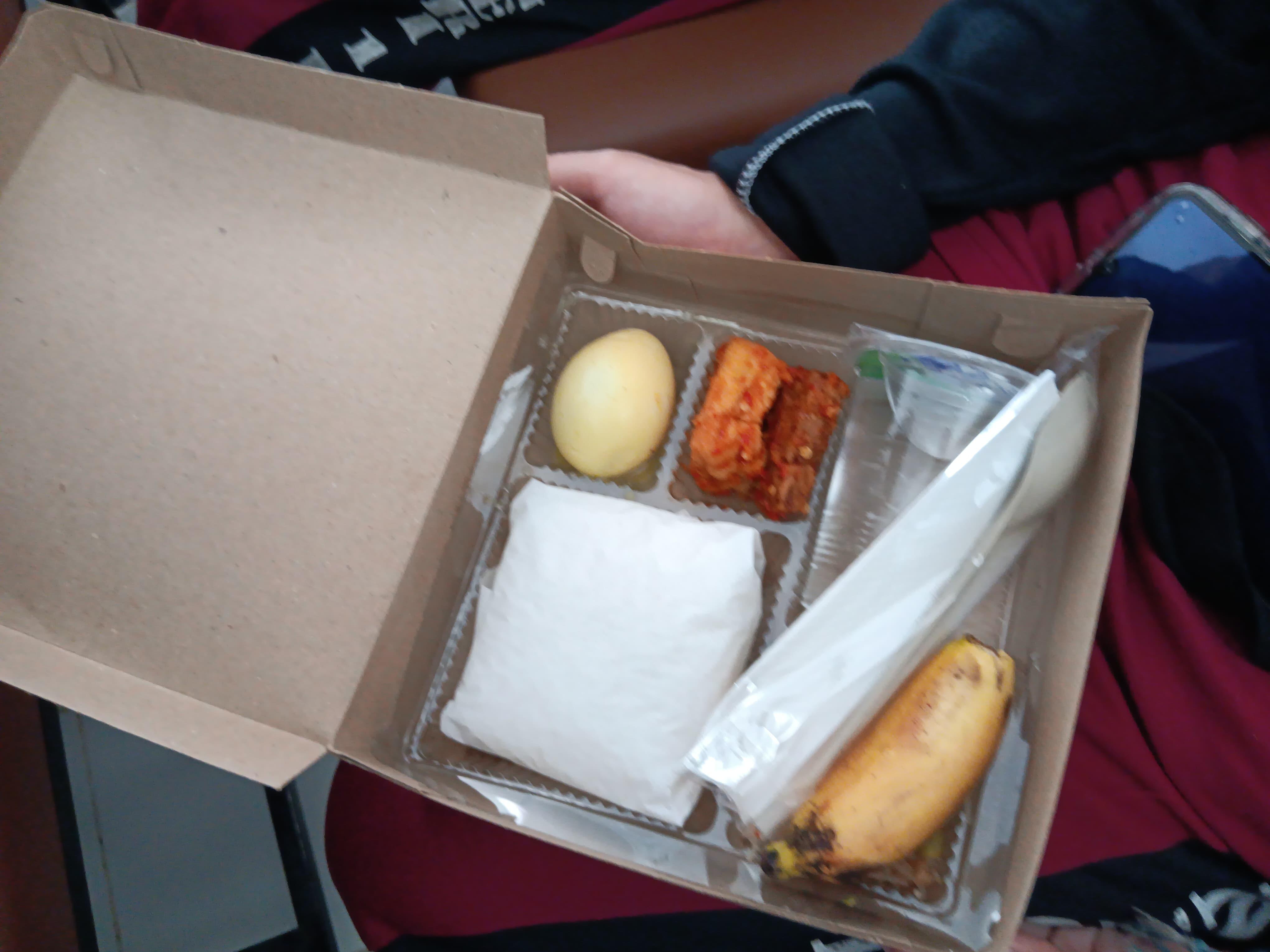 Isi Menu Makan Siang Bergizi SMK 1 Rangas Mamuju, Nasi Telur Tahu Tempe Pisang Harganya Rp20 Ribu