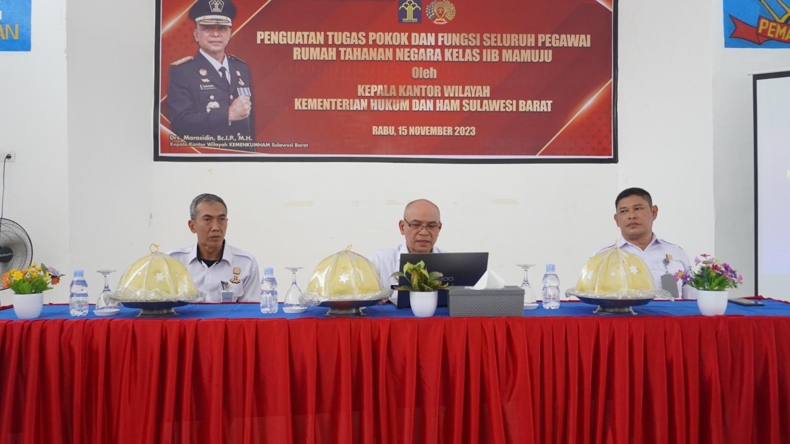 Kakanwil-Kemenkumham-Sulbar-Marasidin-melakukan-pengawasan-di-Rutan-Mamuju.jpg