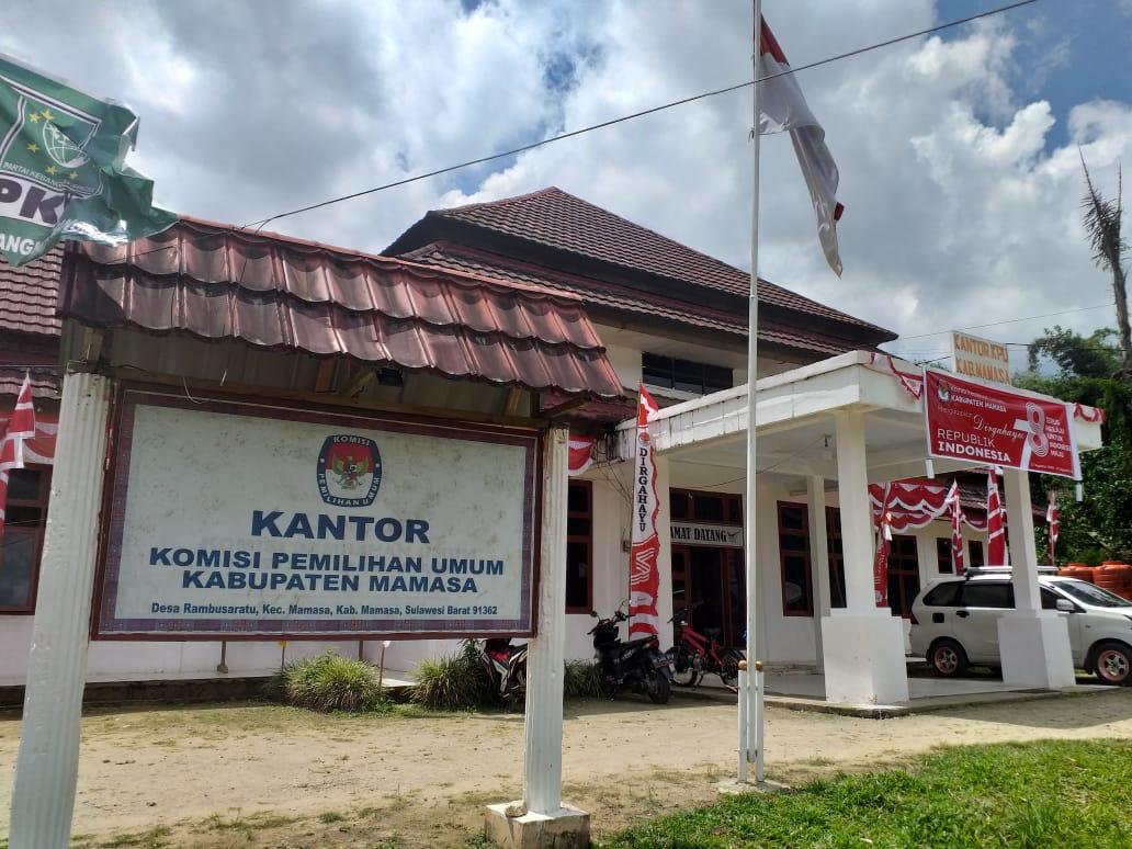 Kantor-KPU-Mamasa-di-Desa-Rambusaratu-Kecamatan-Mamasa-Kabupaten-Mamasa.jpg