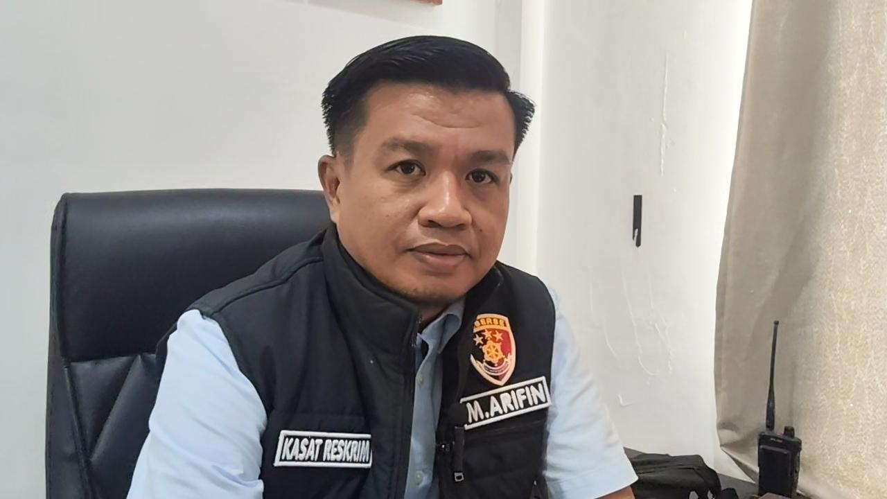 Kasat-Reskrim-Polres-Mamuju-Tengah-Iptu-Muhammad-Arifin-saat-memberi-keterangan.jpg