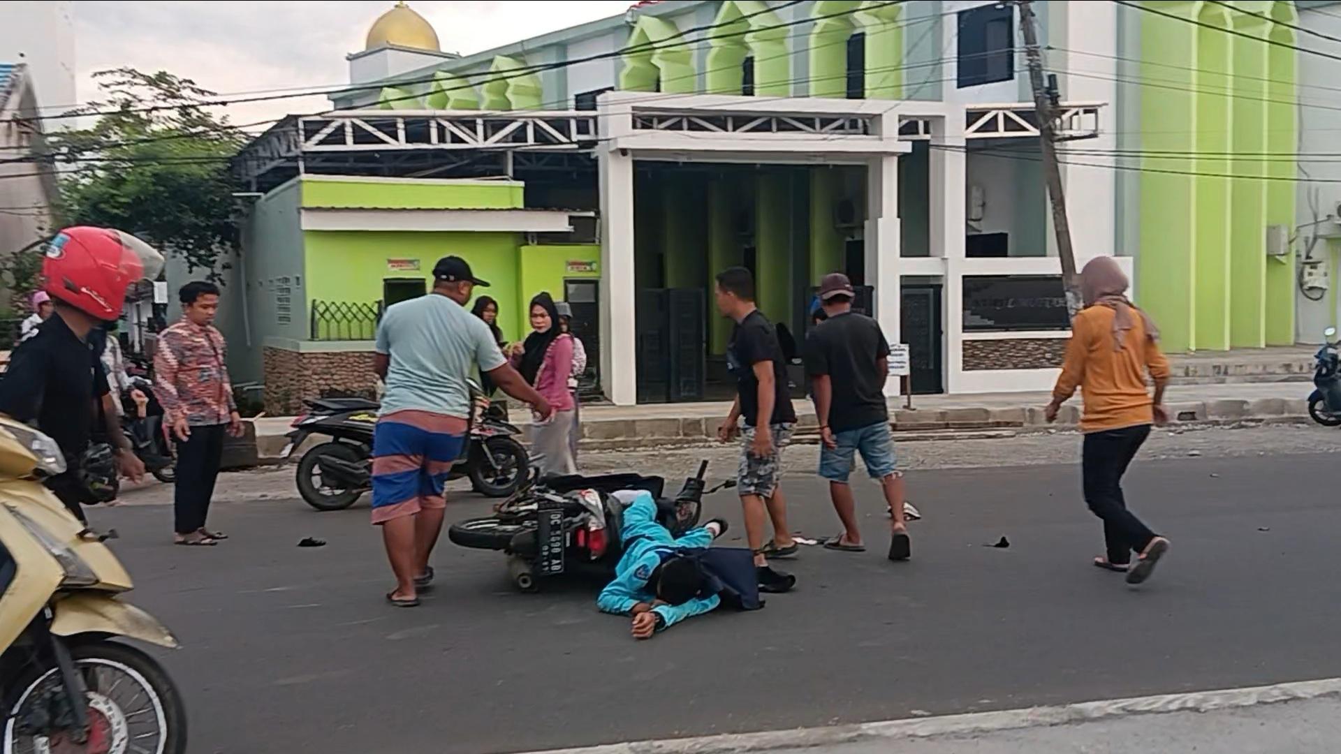 Kecelakaan-lalu-lintas-terjadi-di-Jalan-Yos-Sudarso-Kelurahan-Binanga-Mamuju.jpg