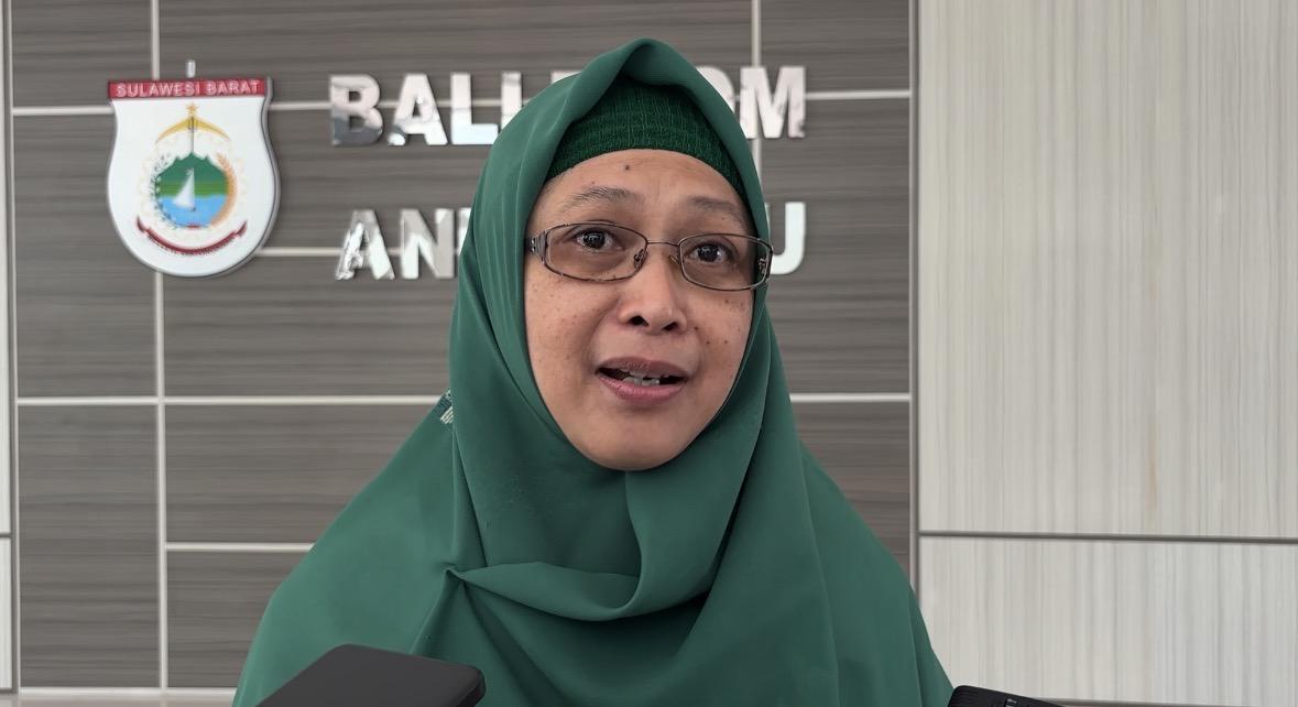 Kepala-BPS-Sulbar-Suri-Handayani-saat-ditemui-di-Kantor-Gubernur-Sulbar-Selasa-262026.jpg