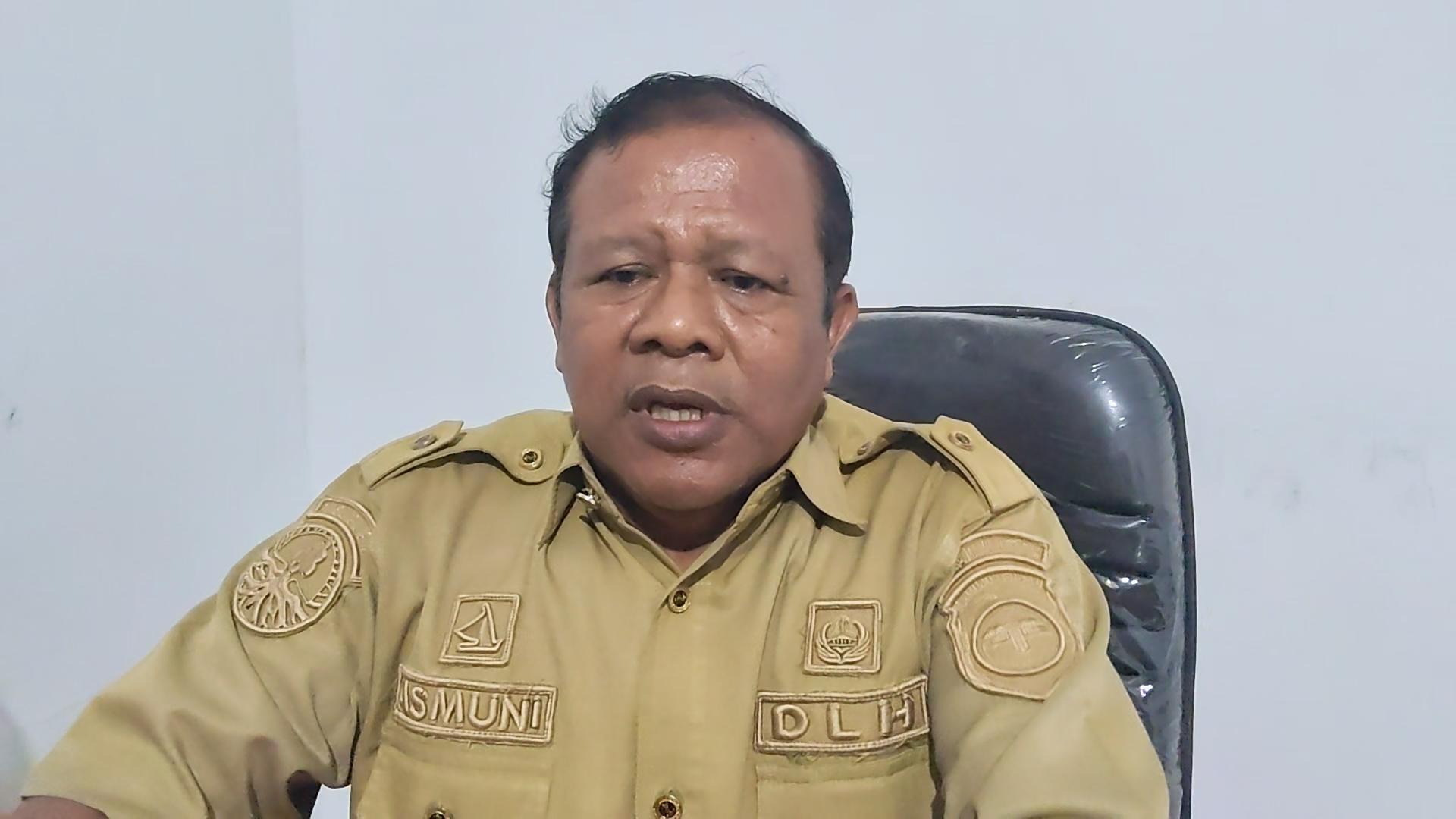 Kepala-Dinas-Lingkungan-Hidup-Kabupaten-Mamuju-Tengah-Asmuni-saat-ditemui-Tribun-Sulbarcom.jpg