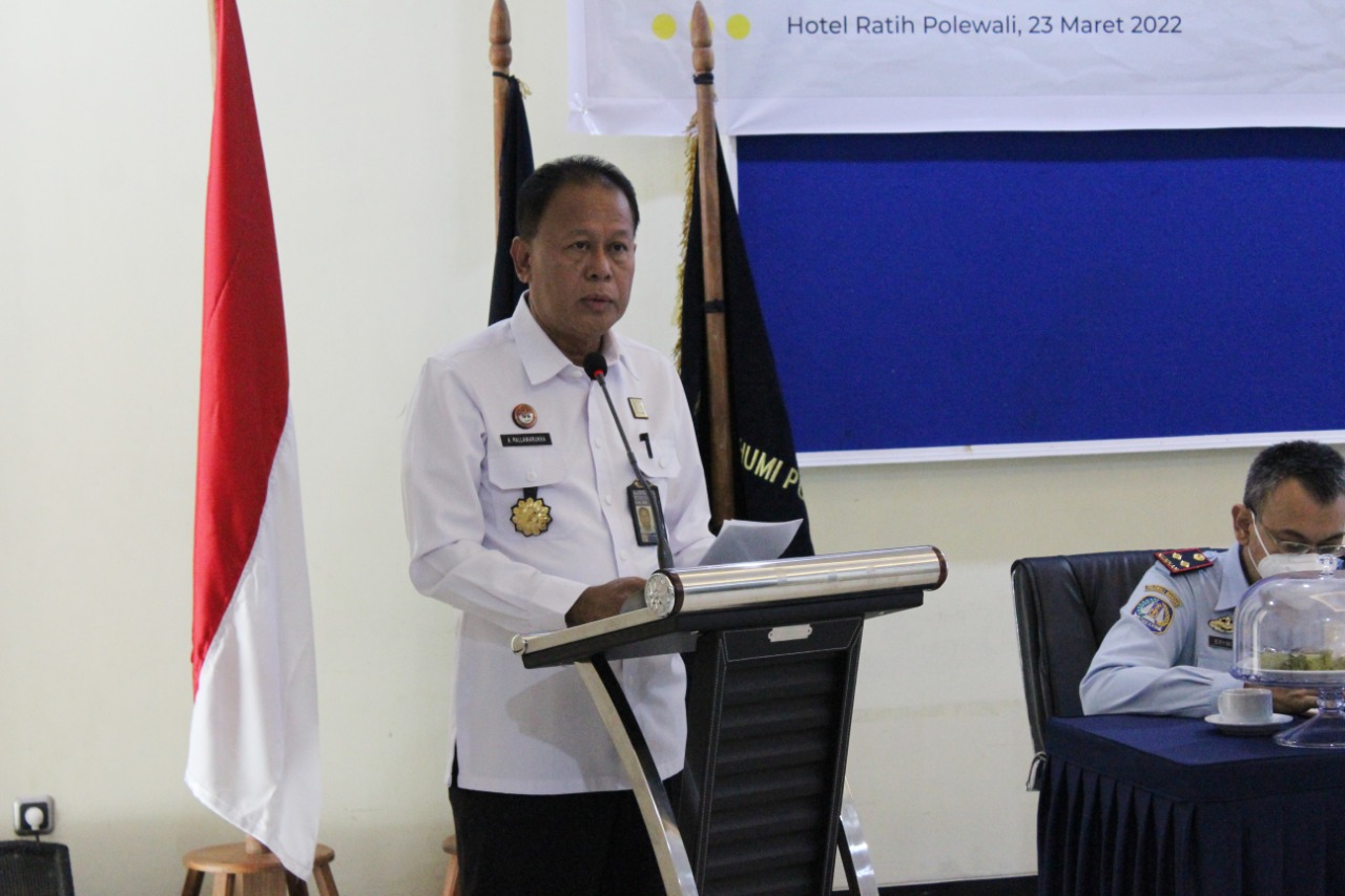 Kepala-Divisi-Keimigrasian-Kanwil-Kemenkumham-Sulawesi-Barat-Andi-Pallawarukka.jpg