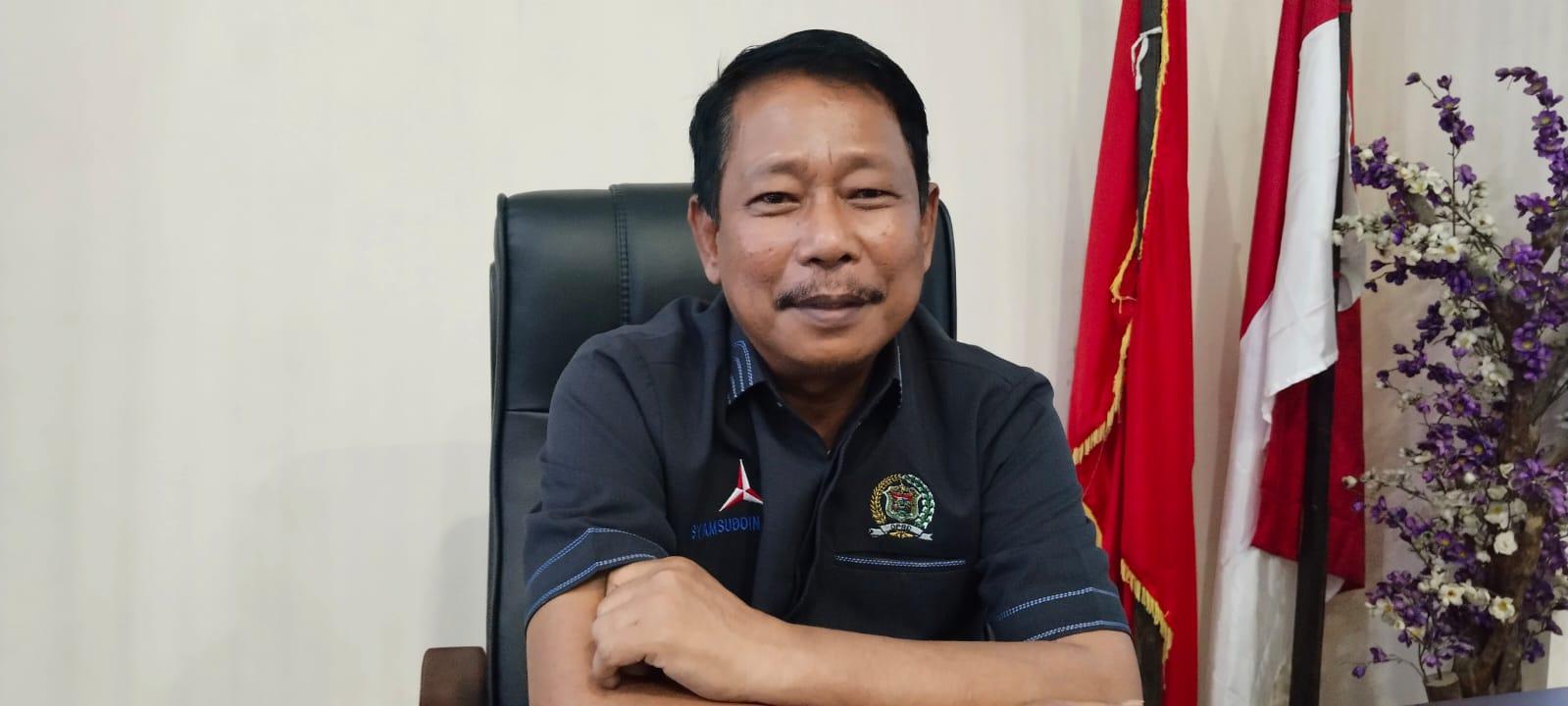 Ketua-DPRD-Mamuju-Syamsuddin-hatta-saat-ditemui-di-ruangannya.jpg
