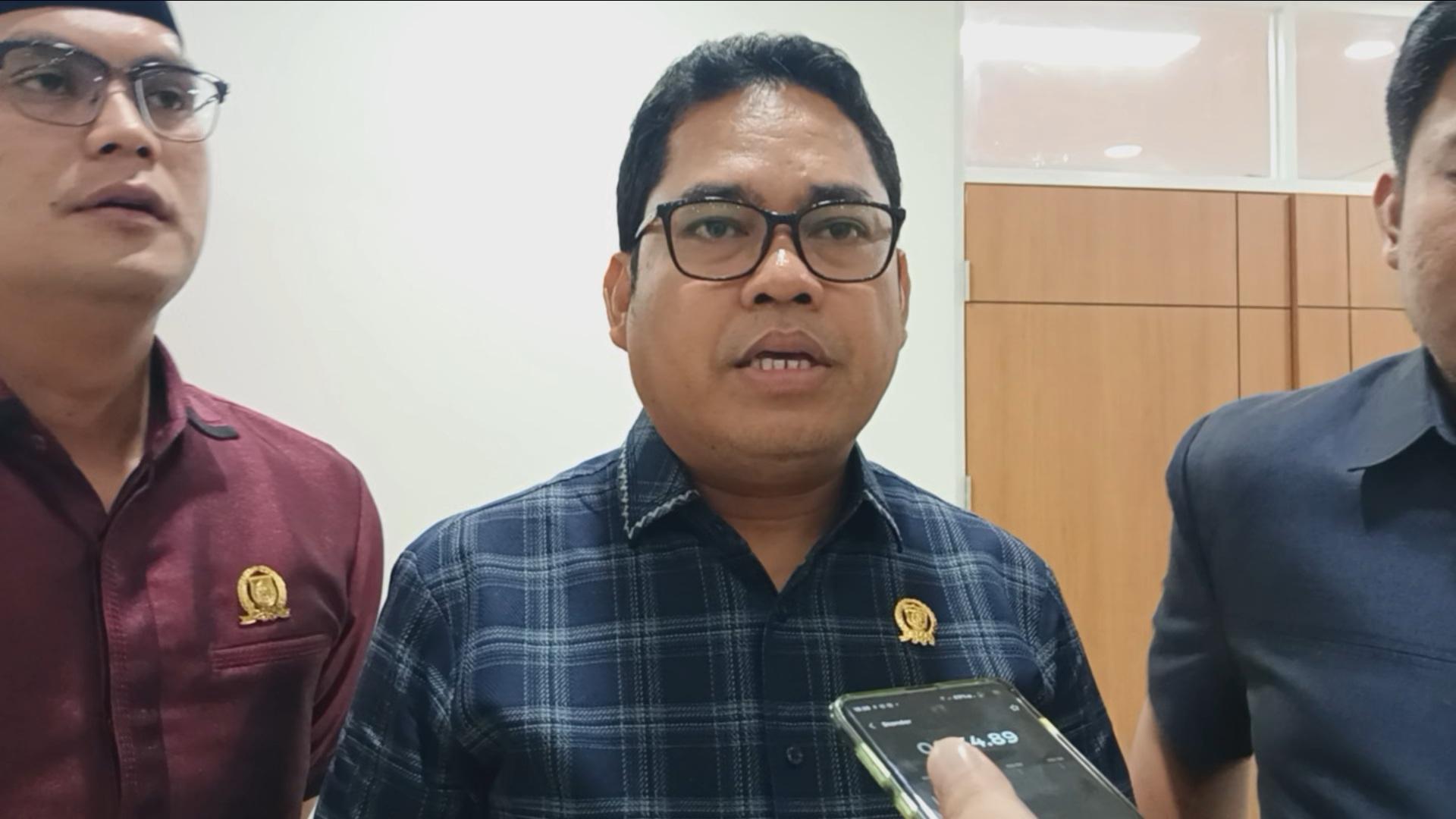 Ketua-Komisi-IV-DRPD-Sulbar-Abdul-Rahim-saat-ditemui-di-kantor-DPRD-Sulbar.jpg