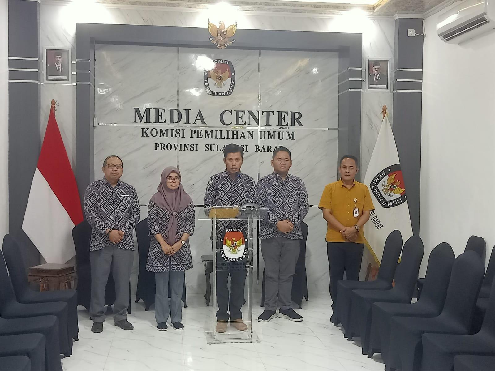 Konferensi-pers-KPU-Sulbar-persiapan-pendafraran-calon-gubernur-dan-wakil-gubernur-Sulbar.jpg