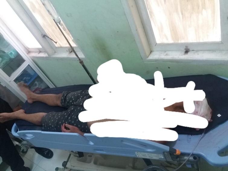 Korban-Pembacokan-dirawat-di-rumah-sakit-daerah-Mamuj.jpg